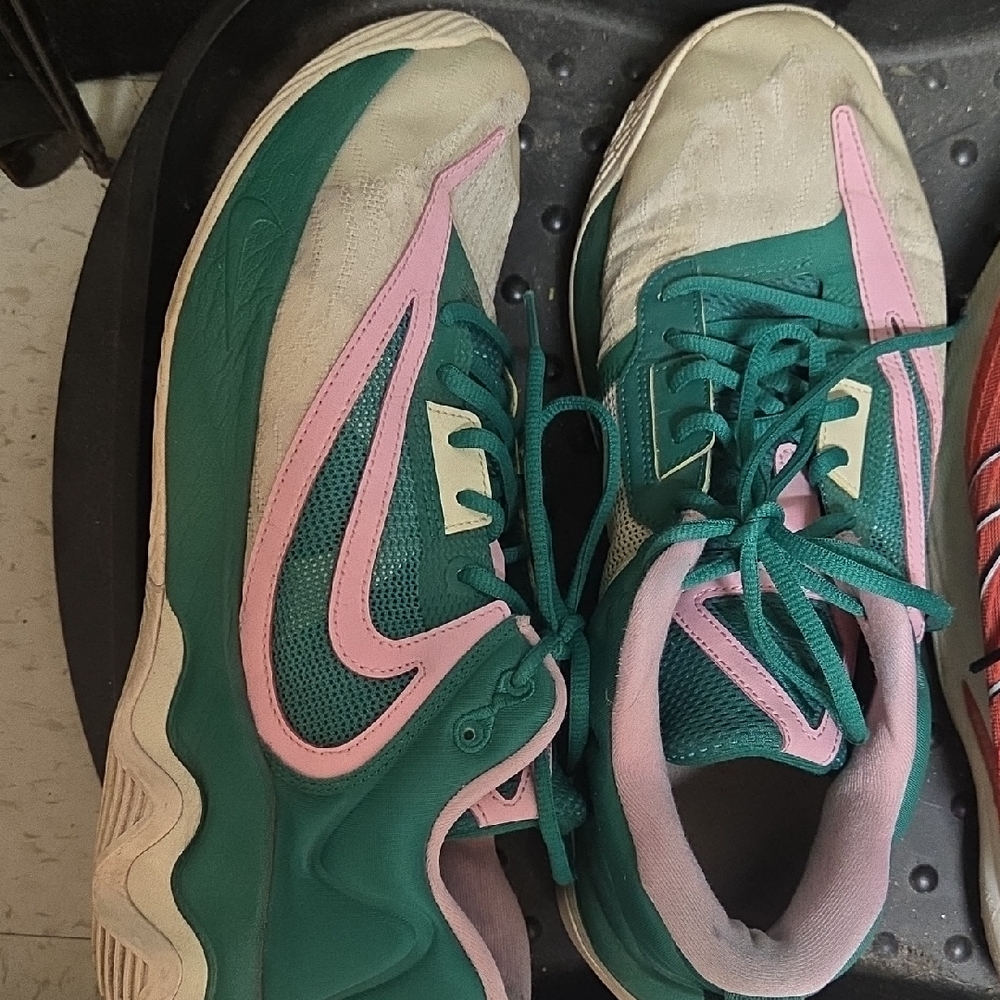 Nike Giannis Immortality 3 Green and Pink Men's Sneakers Basketball Shoes